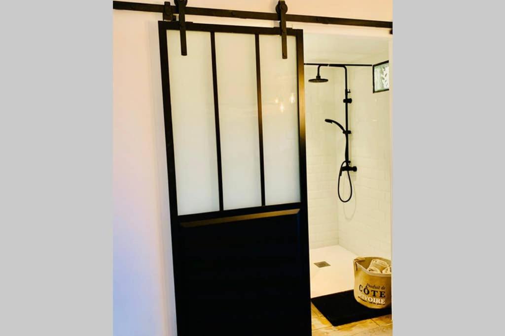 Studio Centre De Hyeres Pour 4 Personnes Piscine Et Tennis Екстериор снимка