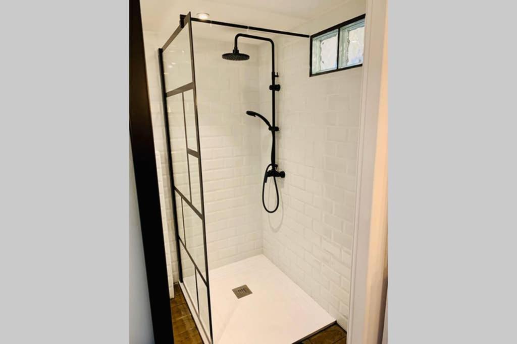 Studio Centre De Hyeres Pour 4 Personnes Piscine Et Tennis Екстериор снимка